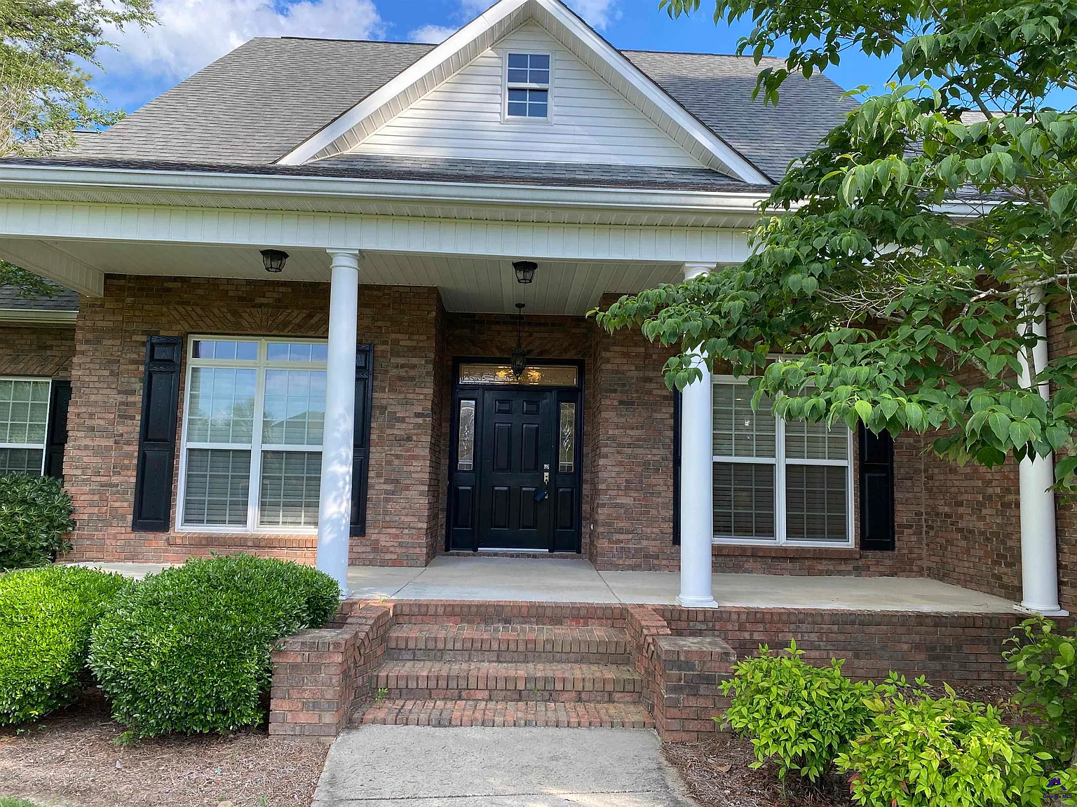 4 bed, 3.5 bath, 2701 sqft, $2,800 — Photo 3