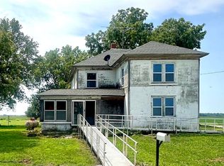 621 4th St, Council Grove, KS 66846