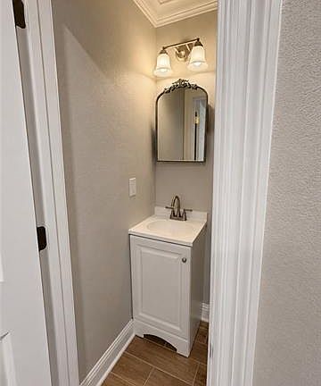 5th image of 609 Oak Ave APT B