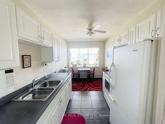 5th image of 824 Brant St #25