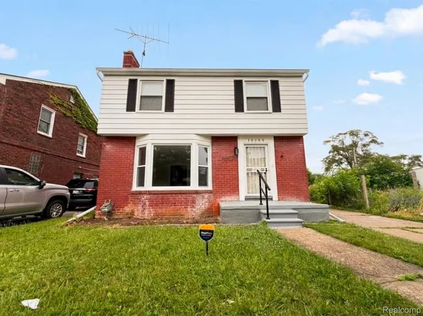 15293 Mapleridge St, Detroit, MI 48205
