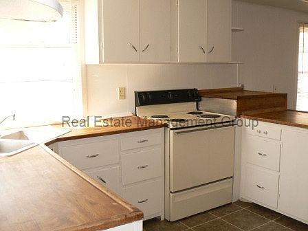 4th image of 1390 Tremper Dr