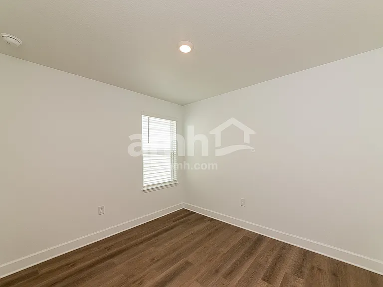 3320 Muscatine Ave — Photo 18