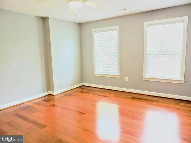 7351 Nicole Marie Ct — Photo 20