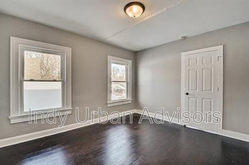 1st image of 412 N Bradley Ave Unit 4
