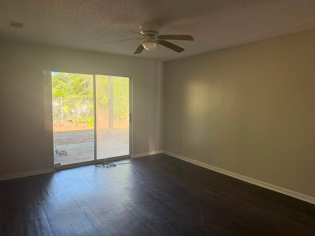 910 Brett Drive Unit 25 - 1 — Photo 2