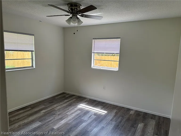1834 Koy Dr — Photo 9