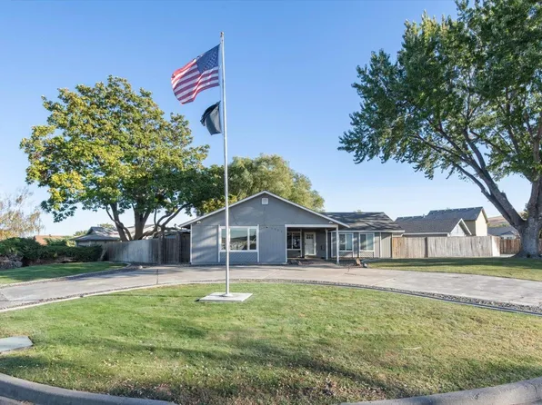 1723 W 38th Pl, Kennewick, WA 99337