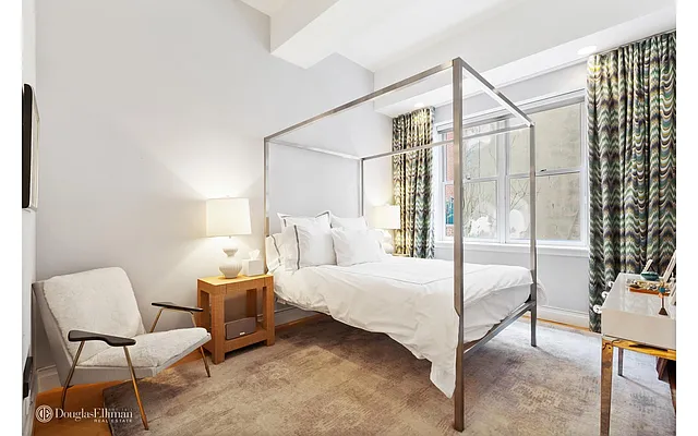 Sold by Douglas Elliman | media 22