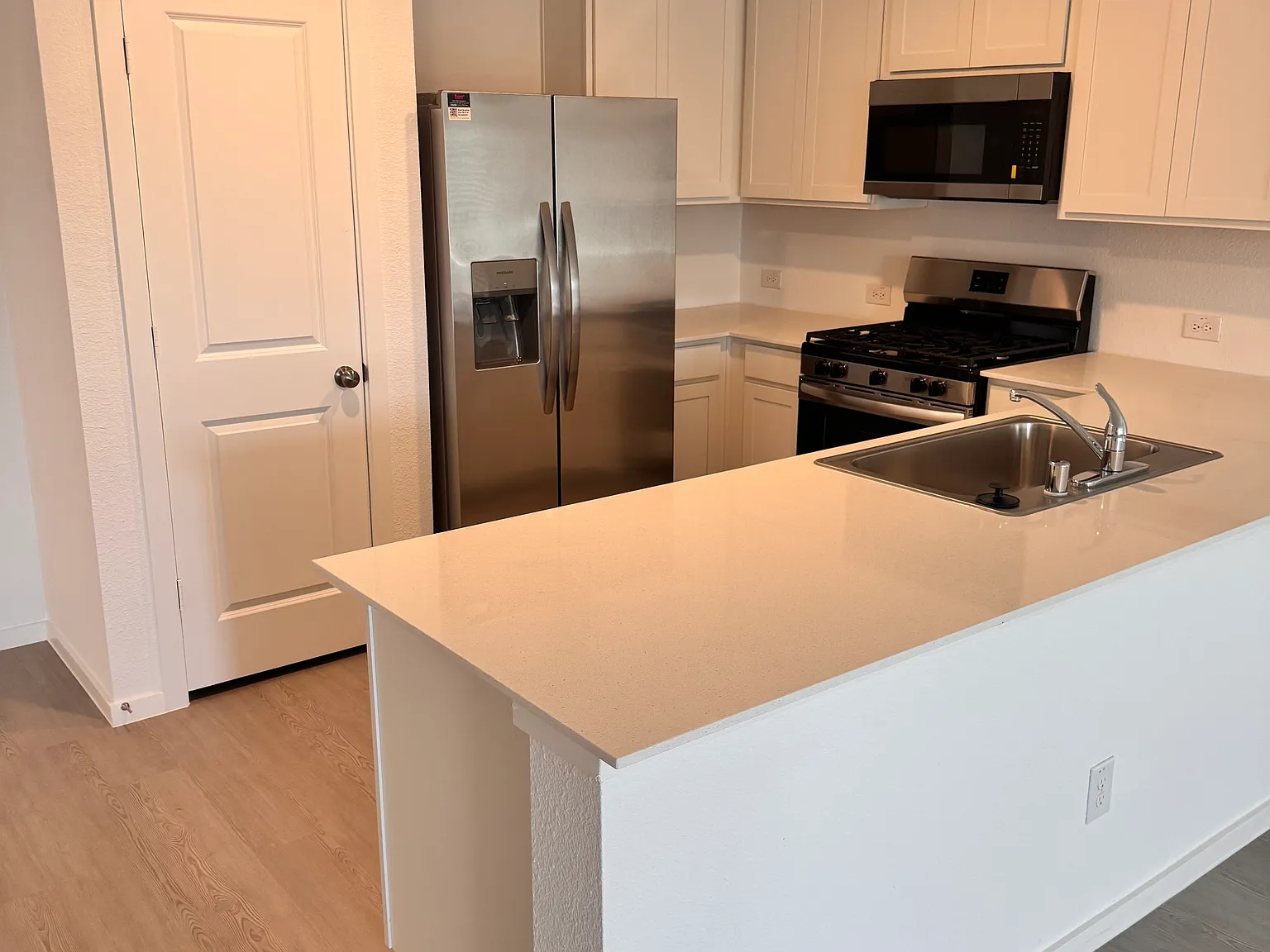 3 bed, 1522 sqft, $1,925 — Photo 4