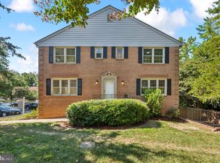 6182 Vine Forest Ct, Falls Church, VA 22044