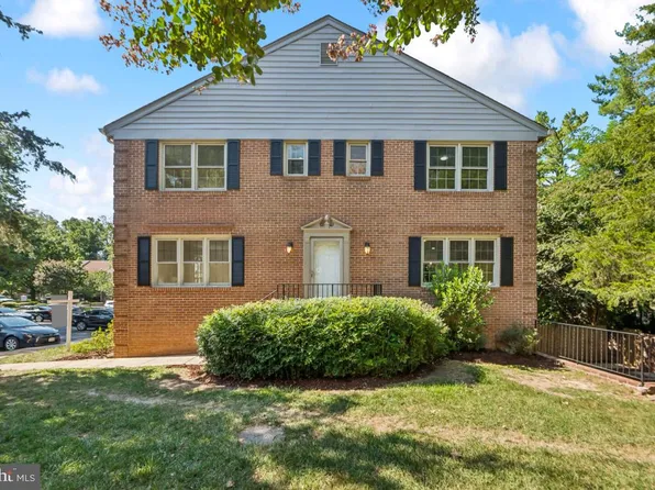 6182 Vine Forest Ct, Falls Church, VA 22044