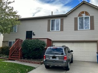 1694 Tulip Ln, Westland, MI 48186