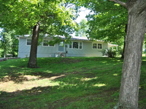 1104 McLeod Ln, Madisonville, KY 42431