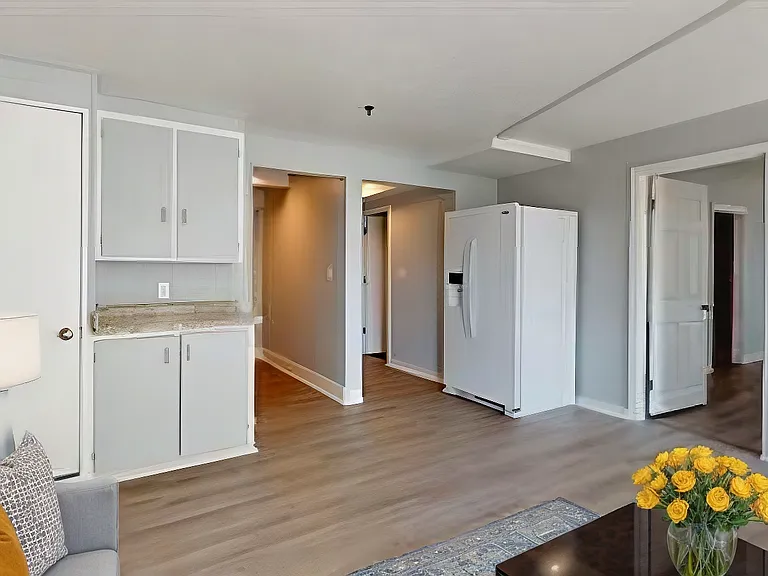 907 Main St #205 — Photo 2