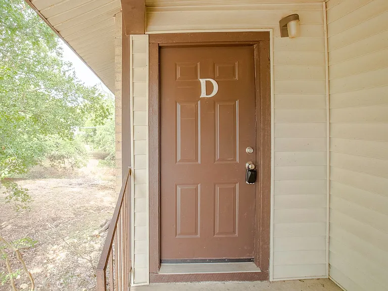 245 Craddock Ave #D — Photo 13
