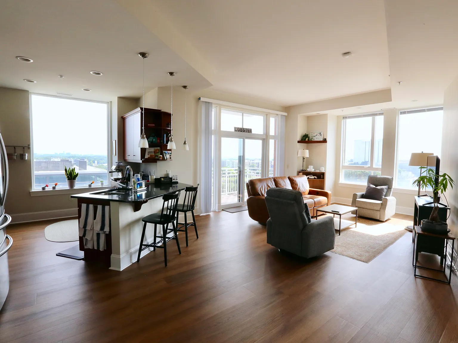 2 bed, 1272 sqft, $2,700 — Photo 1