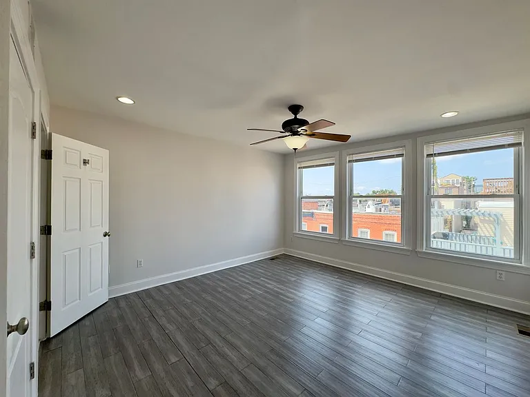 701 S Rose St — Photo 22