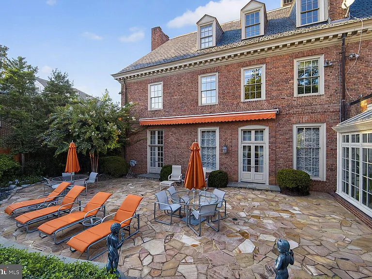 2310 Kalorama Rd NW — Photo 39