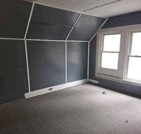2nd image of 800 E Nebraska Ave