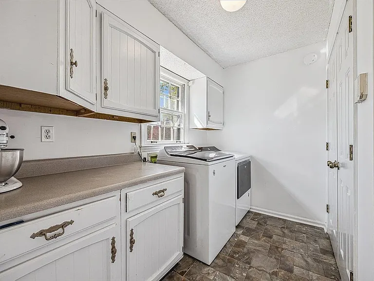 8021 Brooxie Cv — Photo 14