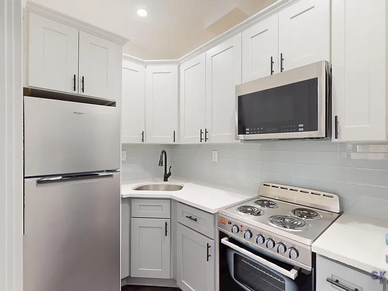 239 E 28th St #3A — Photo 14