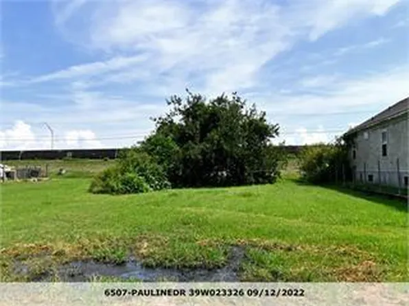 6507 Pauline Dr, New Orleans, LA 70126