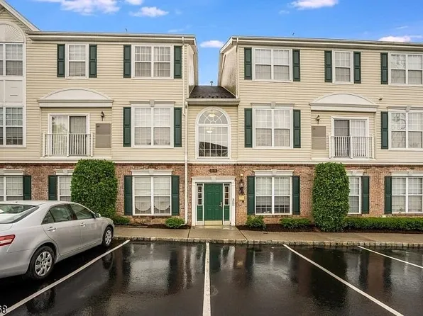 272 Windmill Ct, Lopatcong Twp., NJ 08865