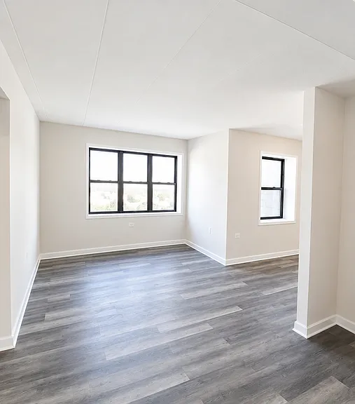 4752 S Wabash Ave #205 — Photo 3