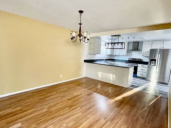 5th image of 519 S Sanders St
