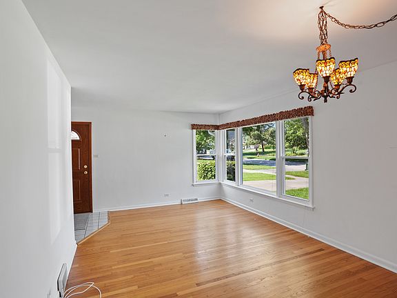 5th image of 1419 W Saint James Pl