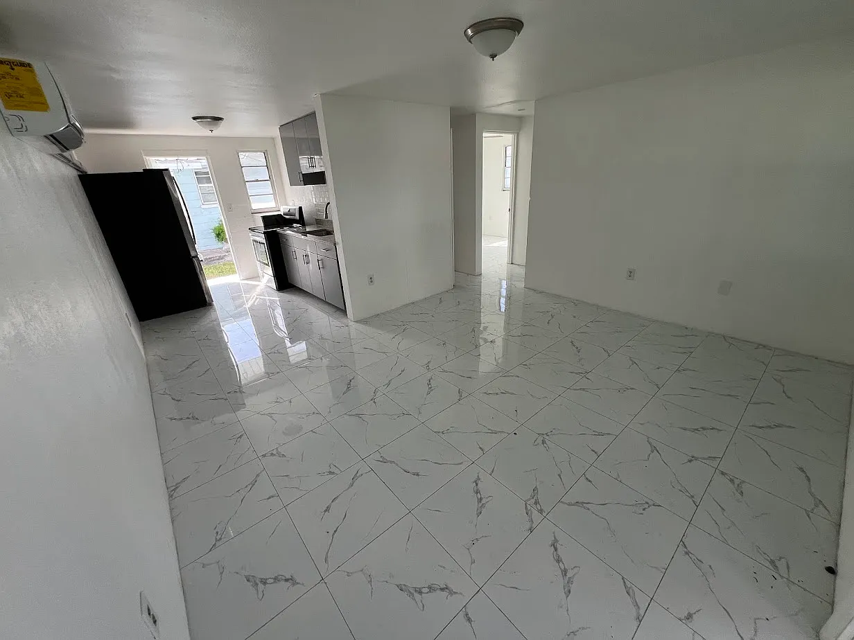 2 bed, 700 sqft, $1,349 — Photo 3