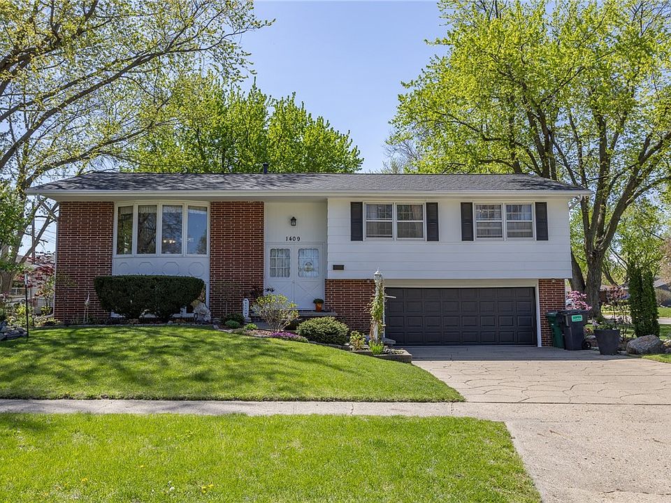 1st image of 1409 SW Lynn Dr