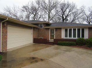 8321 W 99th Pl, Palos Hills, IL 60465