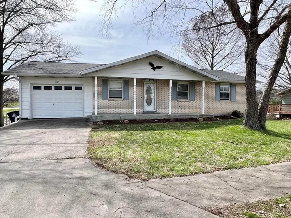 1105 Ridge Dr, Perryville, MO 63775