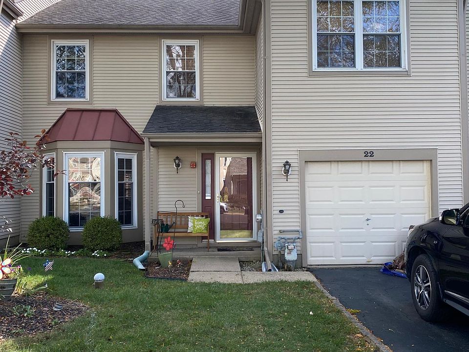 1st image of 22 Magnolia Dr