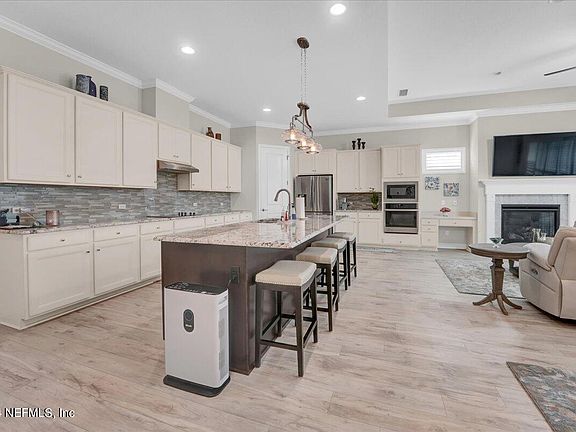 2nd image of 3084 PESCARA Drive