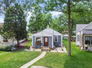 523 E Lake View Rd, Syracuse, IN 46567