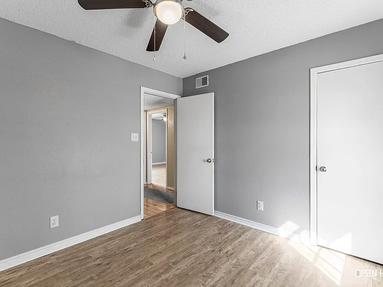 216 Dirks Dr — Photo 27