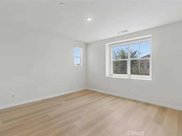 2811 E Kendall Ln — Photo 20