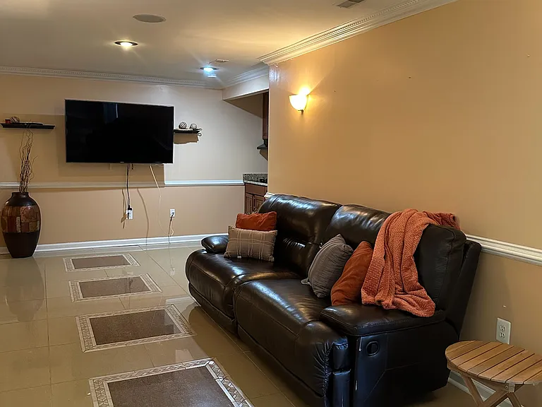 6909 Crossfield Ct — Photo 6