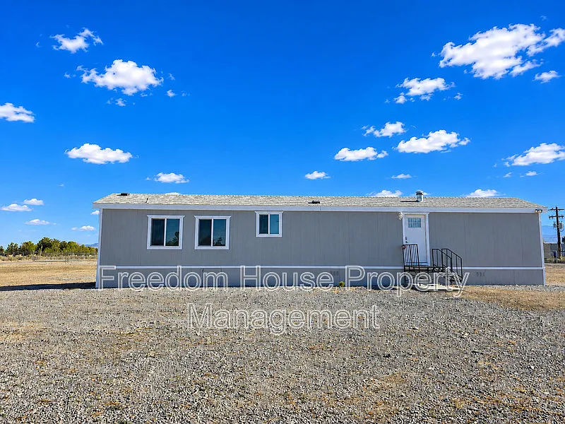 2 bed, 2.0 bath, 900 sqft, $1,391 — Photo 3