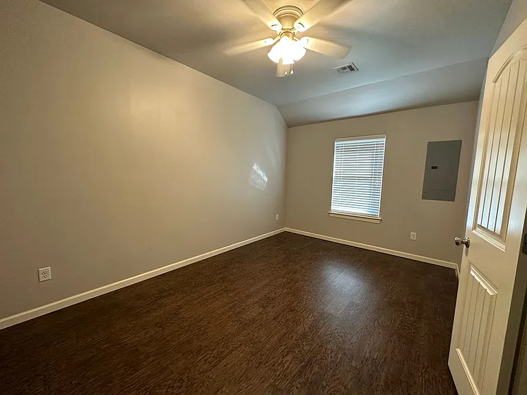 4600 Loch Ln — Photo 15