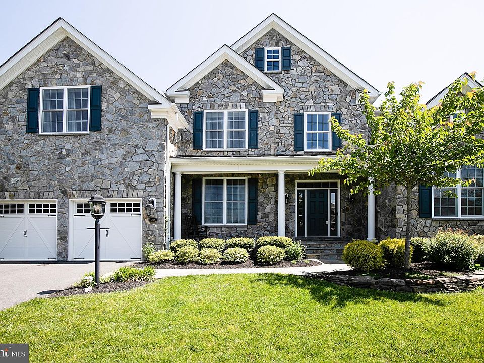 1st image of 5818 Waterloo Bridge Cir