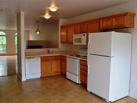 5th image of 39435 Springwater Dr