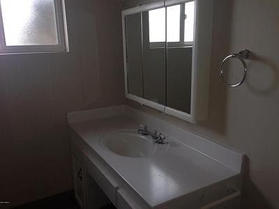 5th image of 1801 E Marshall Ave