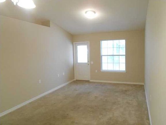 3rd image of 7957 Stonebrook Dr