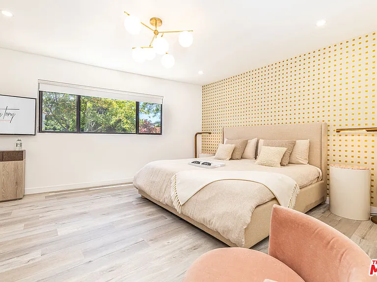 8911 Cynthia St #7 — Photo 10