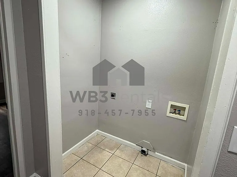 917 N Vinita Ave — Photo 14