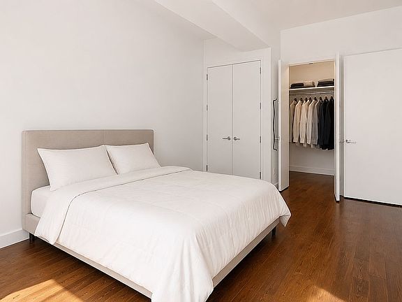 4th image of 217 51st Ave APT 319